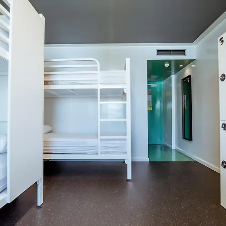 Amistat Island Hostel Ibiza - Albergue Juvenil * San Antonio (Ibiza)