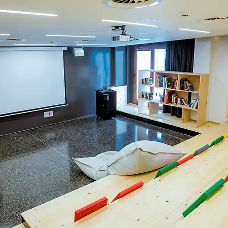 Amistat Island Hostel Ibiza - Albergue Juvenil Hostel *