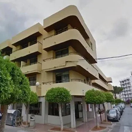 Amistat Island Ibiza - Juvenil Hostel *